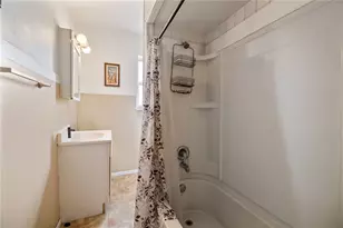 2842 Harcum Wy, Pittsburgh, PA 15203 - Photo 10