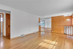 1040 Catherine Dr, Conway, PA 15027 - Photo 16