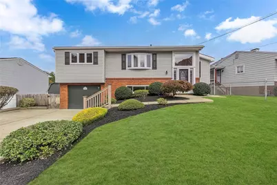 1040 Catherine Dr, Conway, PA 15027 - Photo 2