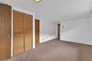 1040 Catherine Dr, Conway, PA 15027 - Photo 28