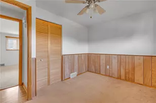 1040 Catherine Dr, Conway, PA 15027 - Photo 22