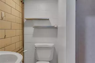 1040 Catherine Dr, Conway, PA 15027 - Photo 32