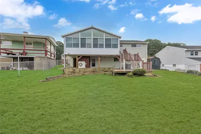 1040 Catherine Dr, Conway, PA 15027 - Photo 6