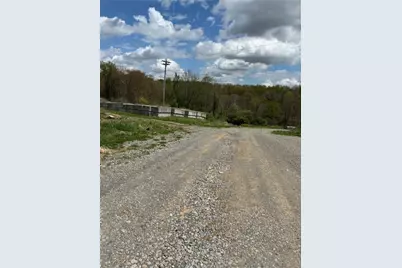 858 New Castle Rd, Franklin Township, PA 16001 - Photo 6