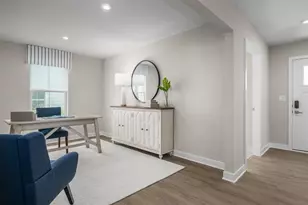 2112 Pebble Ln, Hempfield Township, PA 15601 - Photo 10