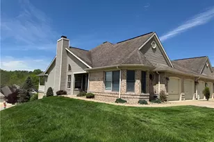 2201 Hunt Club Dr, Hempfield Township, PA 15601 - Photo 1