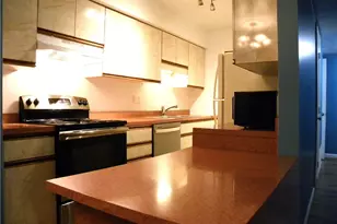 1080 Chatham Park Dr, Scott Township, PA 15216 - Photo 4