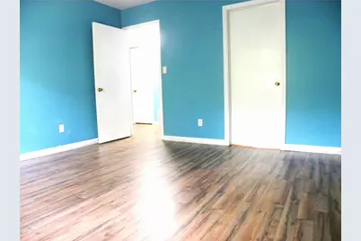 1080 Chatham Park Dr #F, Scott Township, PA 15216 - Photo 10