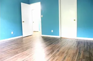 1080 Chatham Park Dr, Scott Township, PA 15216 - Photo 10