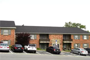 1080 Chatham Park Dr, Scott Township, PA 15216 - Photo 16