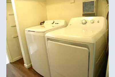 1080 Chatham Park Dr #F, Scott Township, PA 15216 - Photo 14