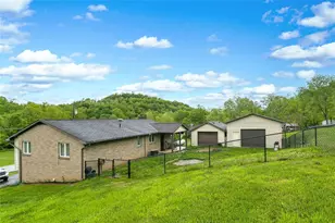 512 Leckrone-Highhouse Rd, McClellandtown, PA 15458 - Photo 4