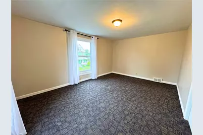 704 S Center Street, Grove City Boro, PA 16127 - Photo 16