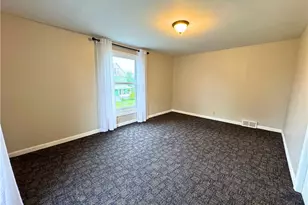 704 S Center St, Grove City Boro, PA 16127 - Photo 16