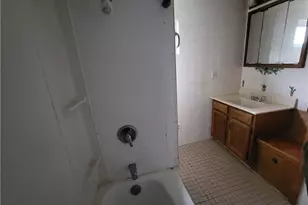 730 Chestnut St, New Castle, PA 16101 - Photo 24