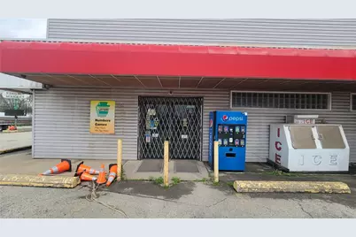 109 E Saltwork St, Elderton Boro, PA 15736 - Photo 2