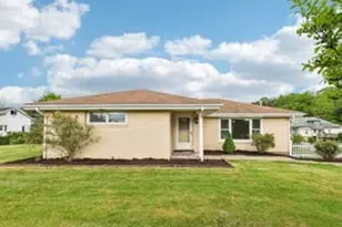 200 Edgewood Dr, Hopewell Township, PA 15001 - Photo 1