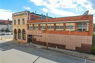 27 N Mercer St, New Castle, PA 16101 - Photo 1