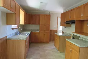 21 Daisytown Rd, W Pike Run Twp, PA 15427 - Photo 6