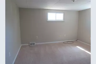 21 Daisytown Rd, W Pike Run Twp, PA 15427 - Photo 14