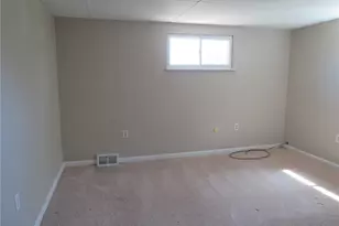 21 Daisytown Rd, W Pike Run Twp, PA 15427 - Photo 14