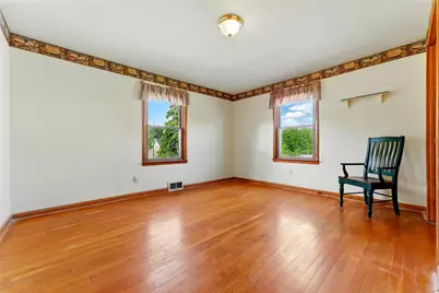 407 E Fairfield Ave, Neshannock Township, PA 16105 - Photo 8