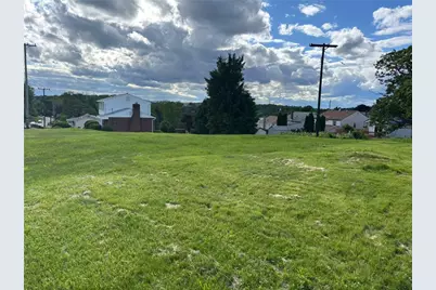 - Skyline, West Mifflin, PA 15122 - Photo 4