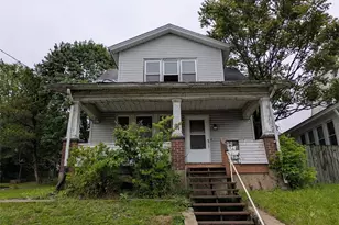 424 N 2nd St, Jeannette, PA 15644 - Photo 1