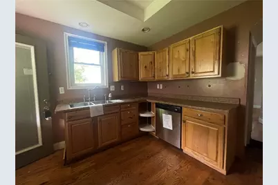 223 Division Ave, Ellwood City, PA 16117 - Photo 4