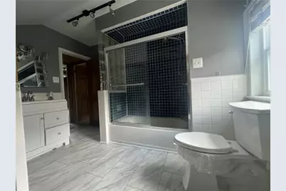 223 Division Ave, Ellwood City, PA 16117 - Photo 14