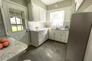 1049 Adams St, New Castle, PA 16101 - Photo 6