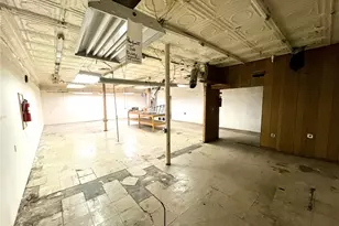 2013 Noble St, Pittsburgh, PA 15218 - Photo 6