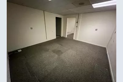 2013 Noble St, Pittsburgh, PA 15218 - Photo 8