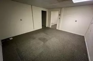 2013 Noble St, Pittsburgh, PA 15218 - Photo 8