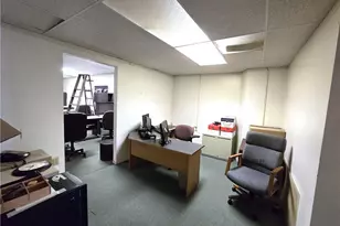 2013 Noble St, Pittsburgh, PA 15218 - Photo 14