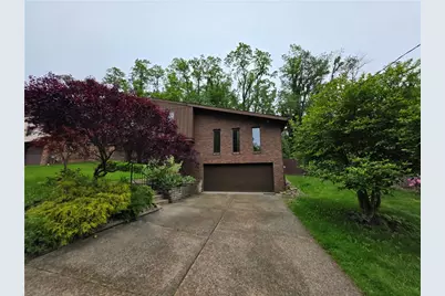 106 Larchwood Dr, Wilkins Township, PA 15145 - Photo 4