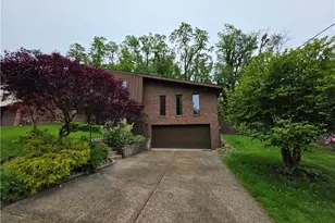 106 Larchwood Dr, Wilkins Township, PA 15145 - Photo 4