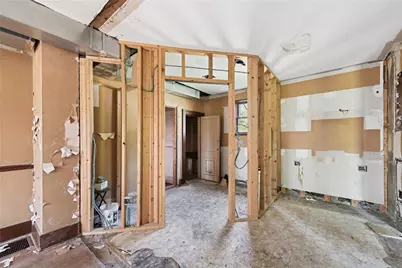 920 Washington Rd, South Strabane, PA 15301 - Photo 8