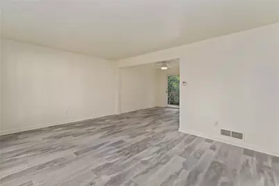 2603 19th St #E, Patterson Township, PA 15010 - Photo 4