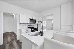 2 Elmont St, Pittsburgh, PA 15205 - Photo 12