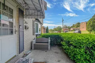 3804 Cynthia Dr, Pittsburgh, PA 15227 - Photo 4