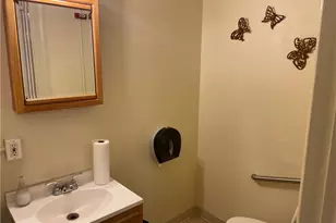 3884 East St, Observatory Hill, PA 15214 - Photo 16