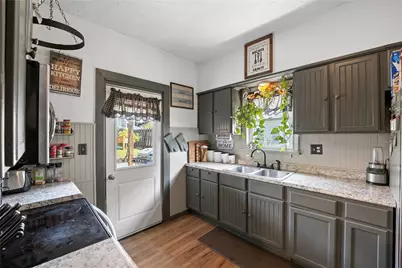 225 Park St, Grove City Boro, PA 16127 - Photo 10