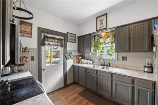 225 Park St, Grove City Boro, PA 16127 - Photo 10