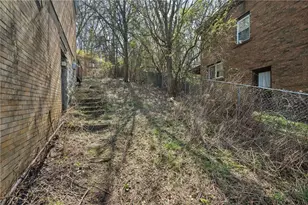 1339 Romanhoff St, Spring Hill, PA 15212 - Photo 26