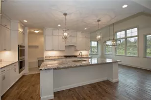 1033 Skyline Dr, Cecil, PA 15317 - Photo 12