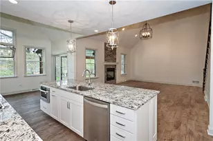 1033 Skyline Dr, Cecil, PA 15317 - Photo 8