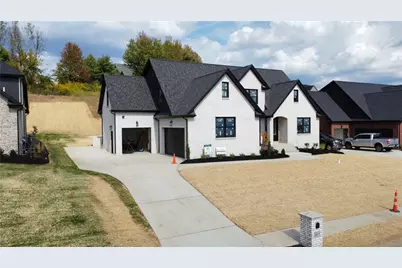 1033 Skyline Dr, Cecil, PA 15317 - Photo 2