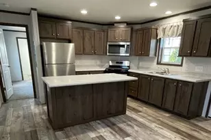 27 Skyline Dr, Tarentum, PA 15084 - Photo 2