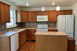 607 Crestview Ln, Lower Burrell, PA 15068 - Photo 4